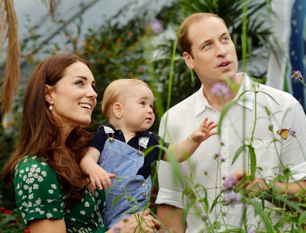 Principe George con William e Kate