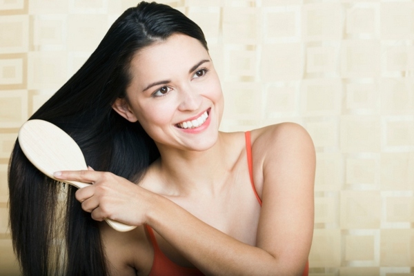 Come scegliere la spazzola giusta per ogni tipo di capello 