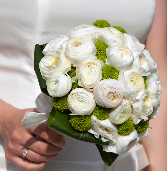 Bouquet da sposa bianco candido, un classico sempre di moda