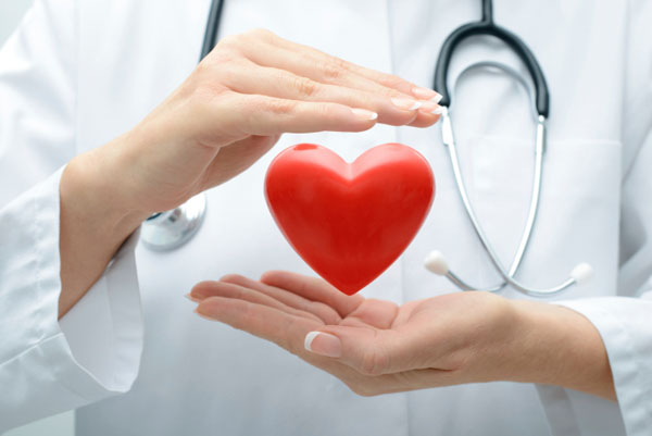 Problemi di cuore: donne a rischio ma sempre più forti