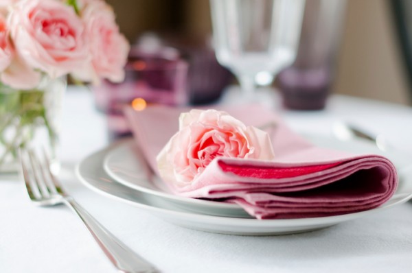 Come decorare la tavola con le rose