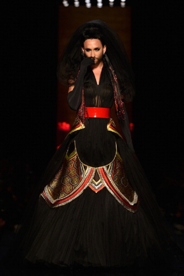 Jean Paul Gaultier: Runway - Paris Fashion Week : Haute Couture Fall/Winter 2014-2015