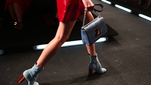 Louis Vuitton p/e 2015, le borse sono crossbody