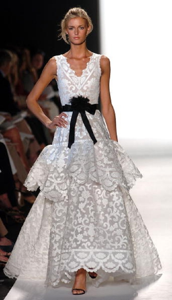 Oscar De La Renta Spring 2005 - Runway