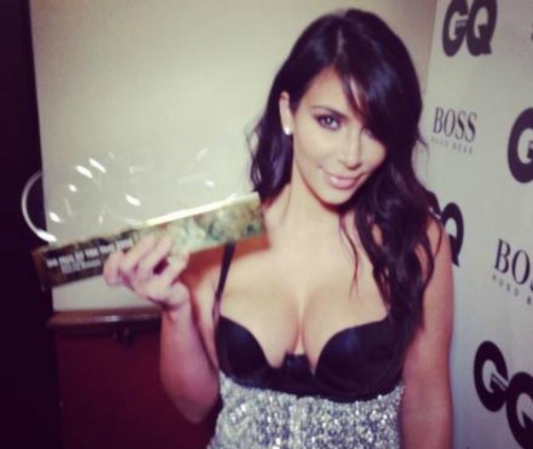 Kim Kardashian nuda: il suo lato b è una parodia sul web