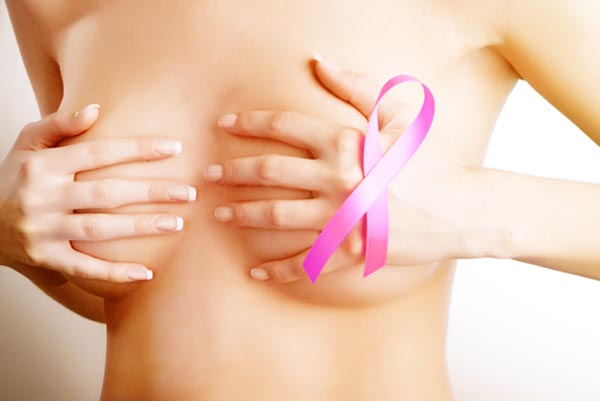 Tumore al seno, i 5 campanelli di allarme da non sottovalutare