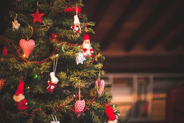 Come pulire gli addobbi e l'albero di Natale