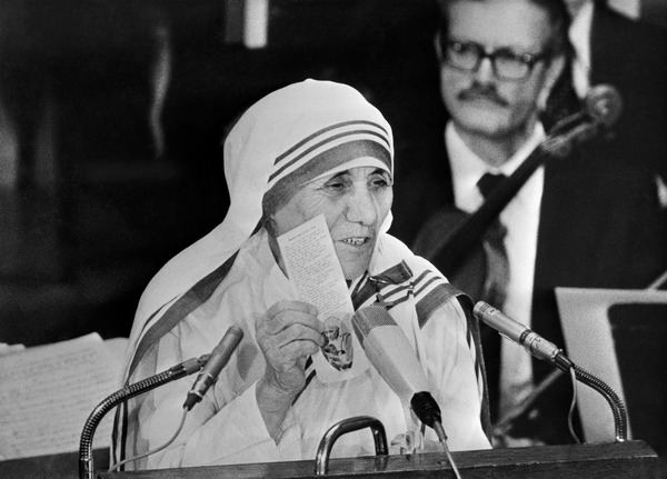 Nobel Peace Prize Mother Teresa delivers