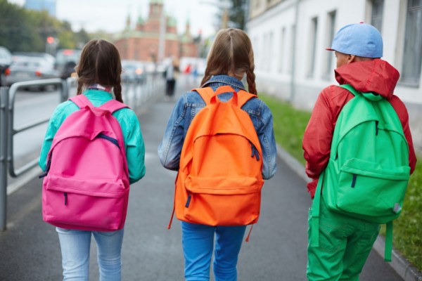 Mandare i bambini a scuola da soli non è possibile