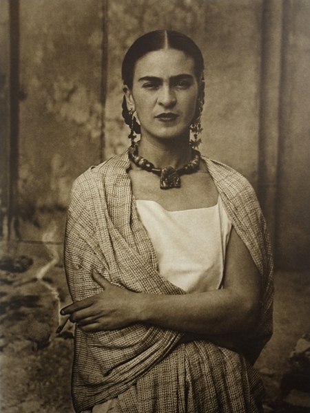 Frida_Kahlo,_by_Guillermo_Kahlo_3