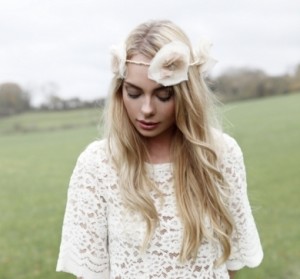 raccolto spettinato sposa