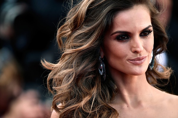 CANNES, FRANCE - MAY 20:  Izabel Goulart attends the "Youth"  Premiere during the 68th annual Cannes Film Festival on May 20, 2015 in Cannes, France.  (Photo by Ian Gavan/Getty Images)