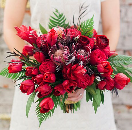 Bouquet da sposa rosso intenso: idee