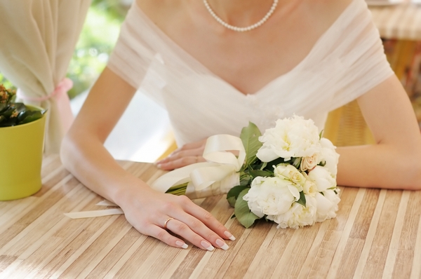 Manicure da sposa, consigli e idee per mani perfette