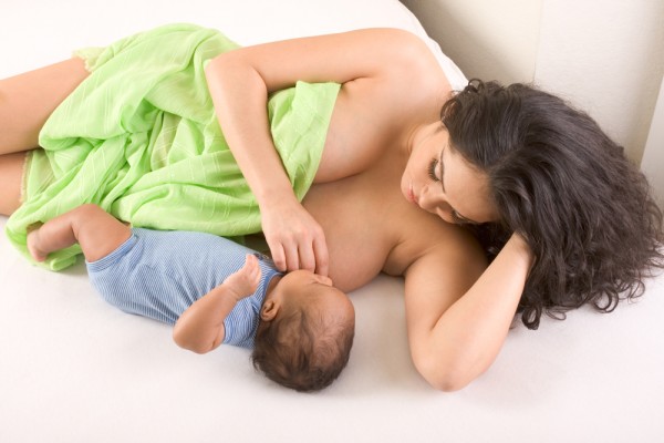 Allattamento al seno, in Europa le mamme rinunciano dopo poche settimane