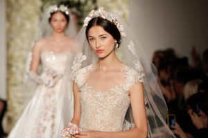 abiti sposa dettagli floreali modelli più belli