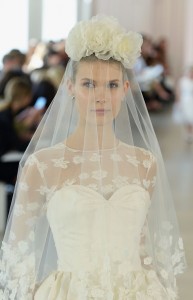 abiti sposa dettagli floreali modelli più belli