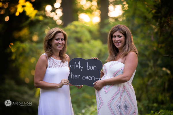 Allison e Dawn, due gemelle, un tumore al seno e una gravidanza in comune