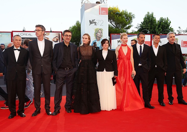 VENICE, ITALY - SEPTEMBER 12: Venezia 72 jury members (L-R) Hou Hsiao-Hsien, Pawel Pawlikowski, Nuri Bilge Ceylan, Diane Kruger, Lynne Ramsay, Elizabeth Banks, Francesco Munzi, Emmanuel Carrere and president Alfonso Cuaron attend the closing ceremony and premiere of 'Lao Pao Er' during the 72nd Venice Film Festival on September 12, 2015 in Venice, Italy. (Photo by Vittorio Zunino Celotto/Getty Images)