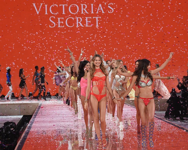 Victoria's Secret Fashion Show 2015, 20 anni di sfilate
