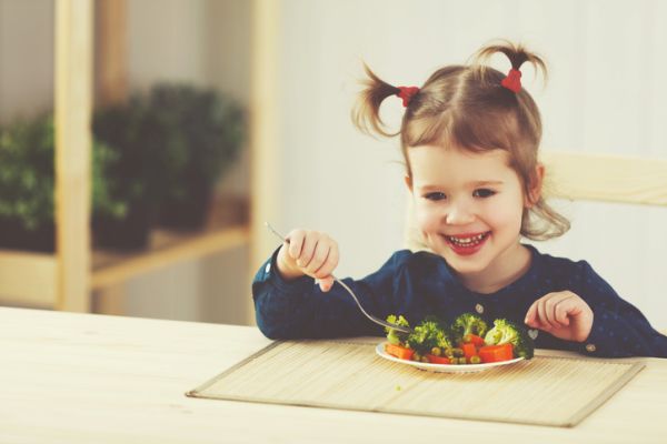 Bambini e alimentazione, 3 consigli utili da mettere in pratica